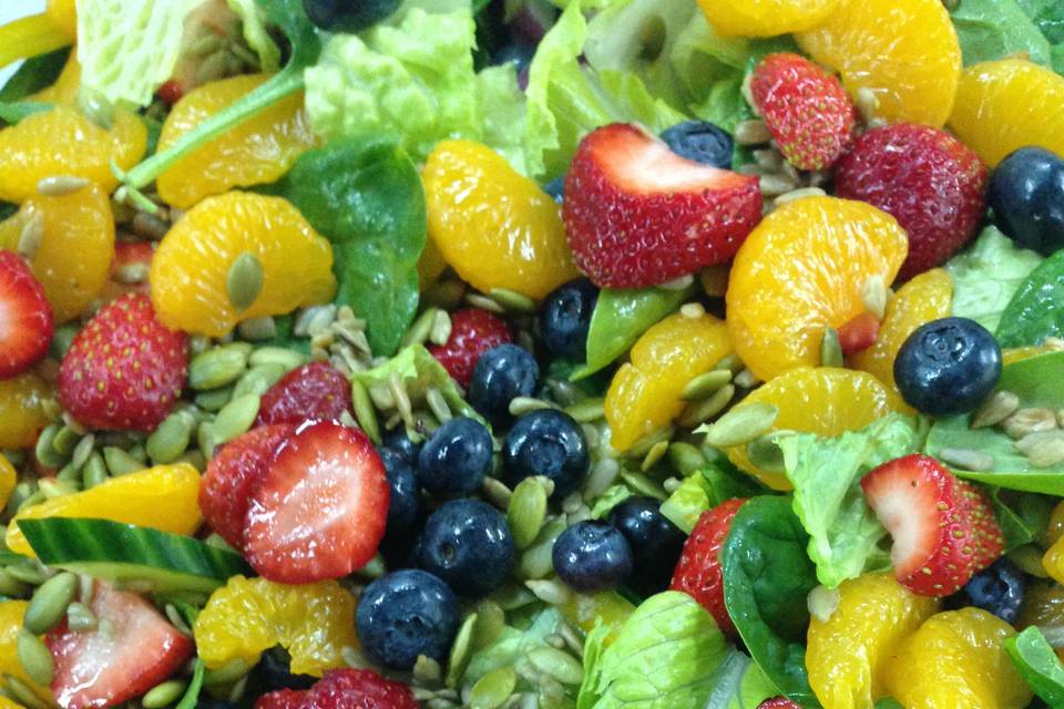 Mandarin mix berry salad