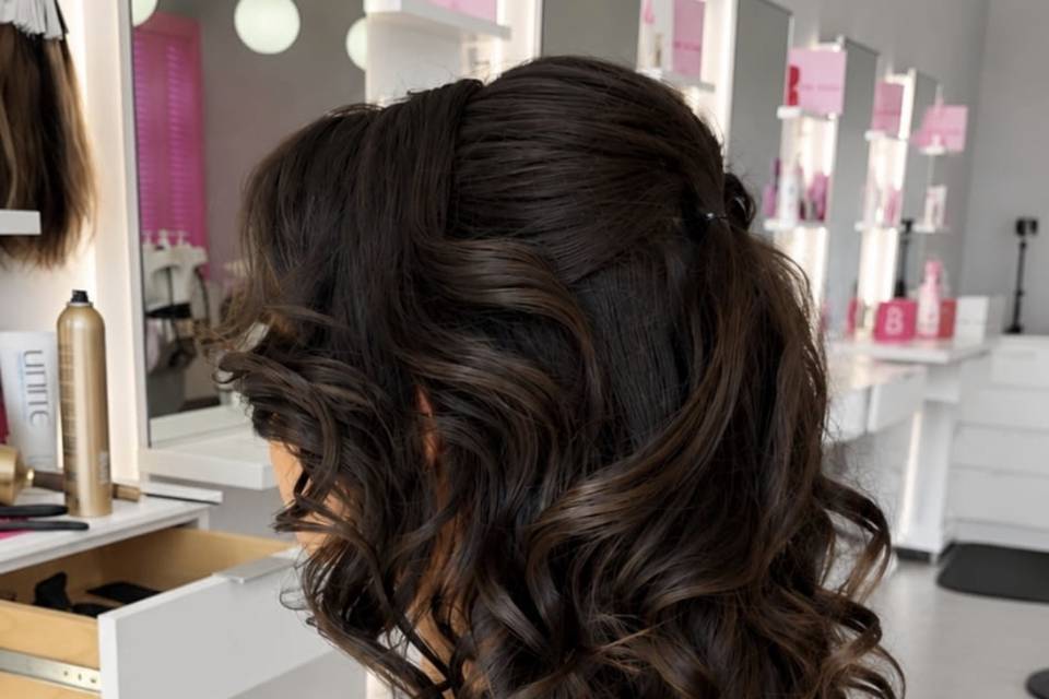 In - Bar Half up with Curls