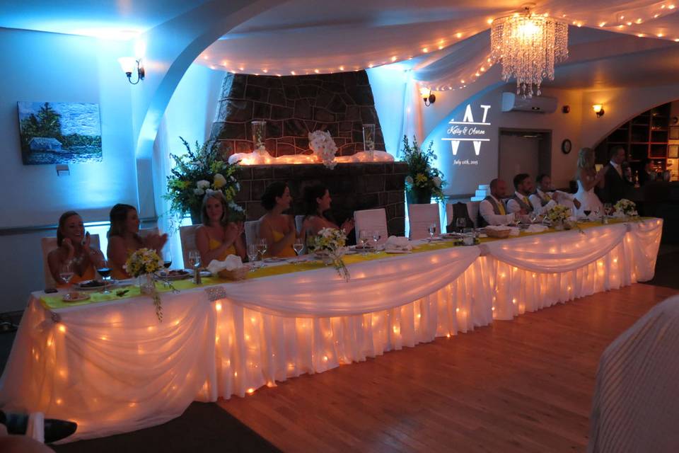 Head table lighting and decor