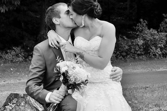 McKellar, Ontario bride and groom