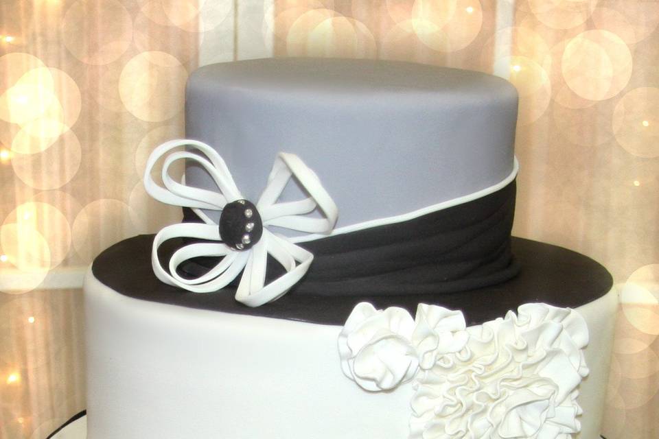 Modern Couture wedding cake