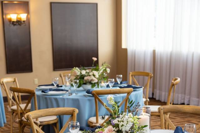We love a dusty blue table