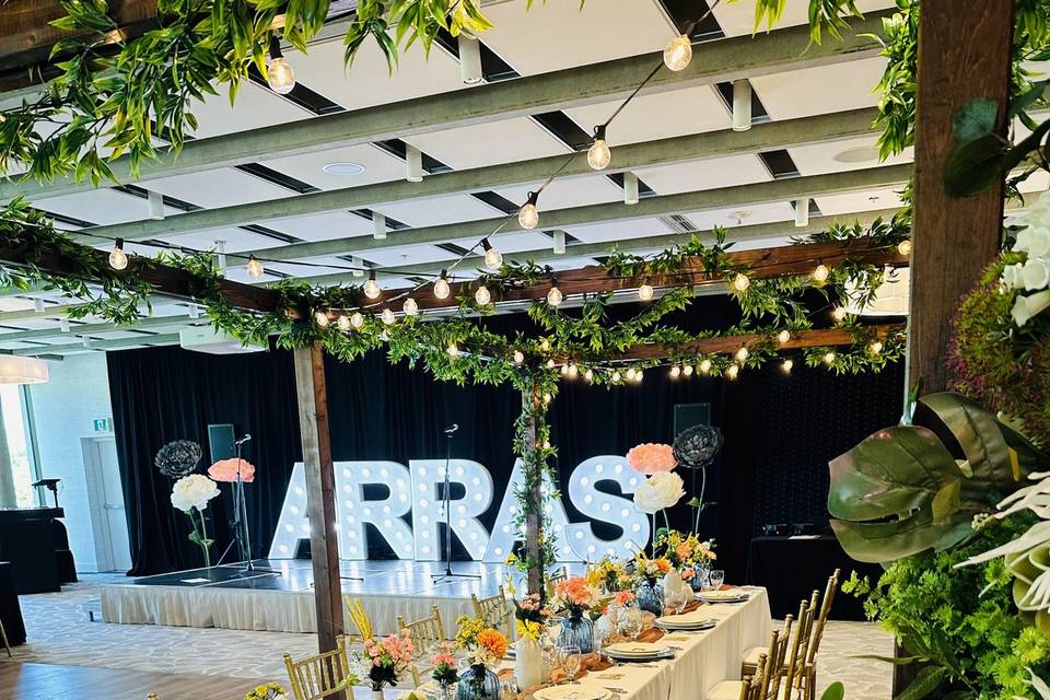 Gold chairs at Arras