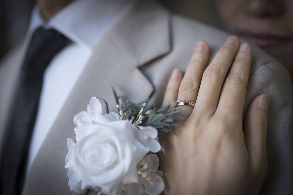 Rings with flowers mix well