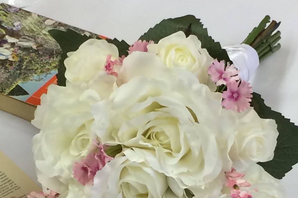 Simply Amazing Wedding Flowers by Design