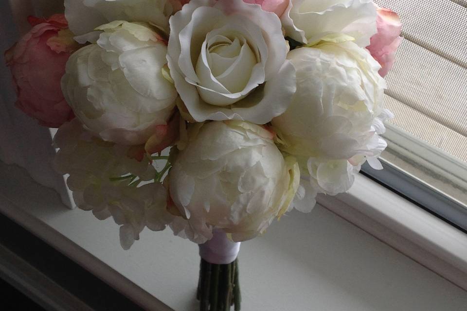 Simply Amazing Wedding Flowers by Design