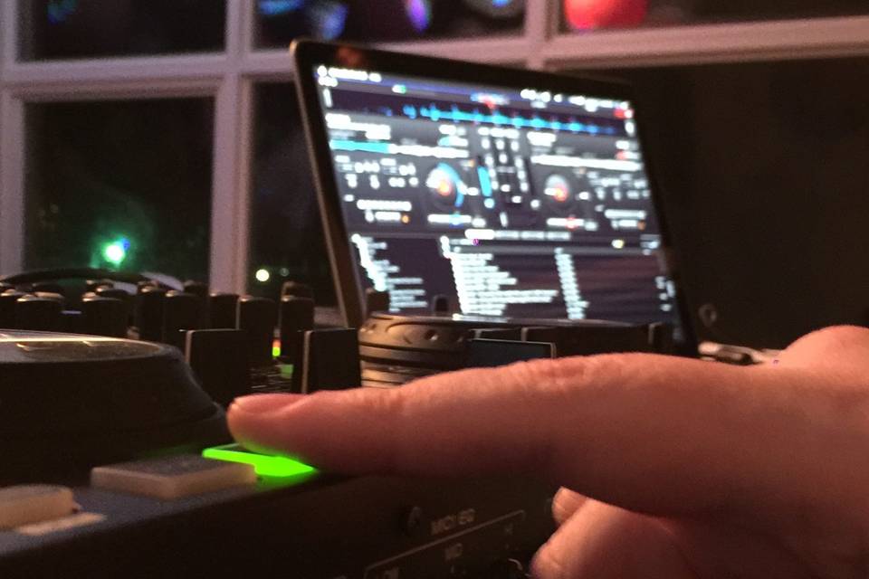 20/20 Entertainment DJ Service