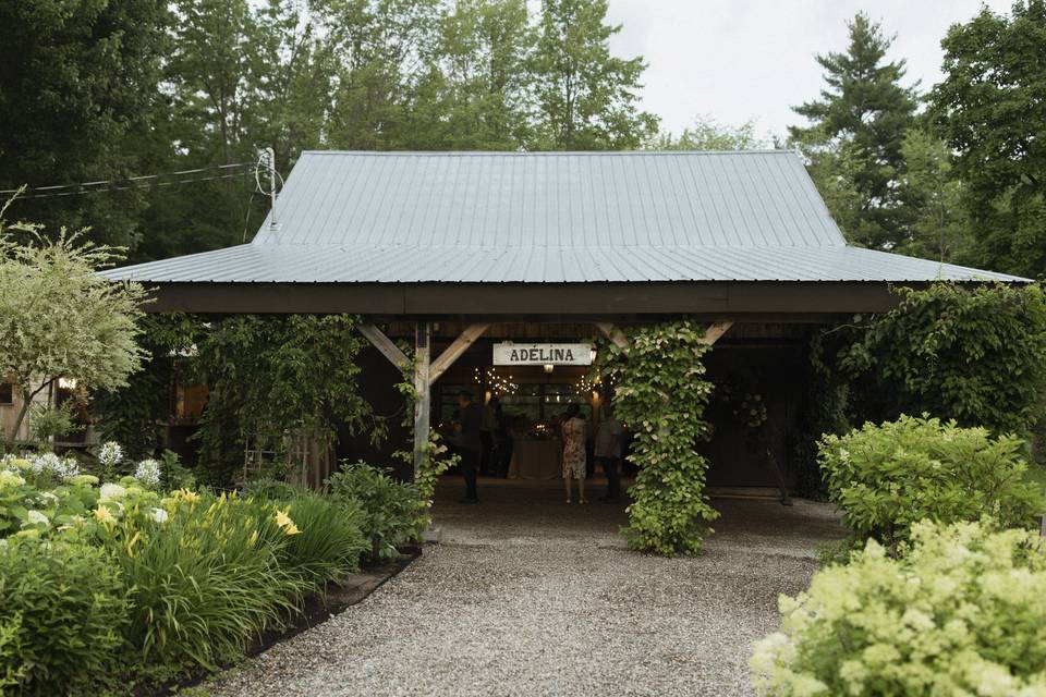 Entry to Adélina Barn