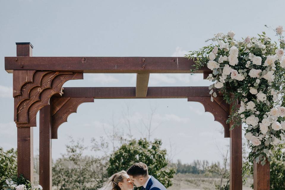 Crossmount White Wedding