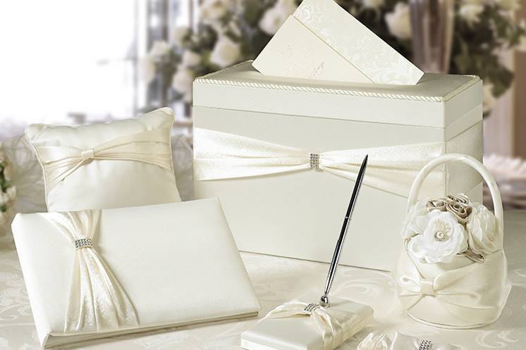 Wedding accessory sets