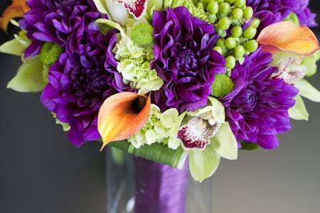 Vibrant bridal bouquet