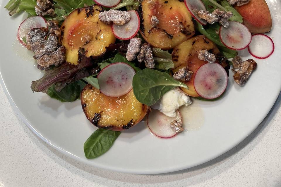 Grilled peach salad