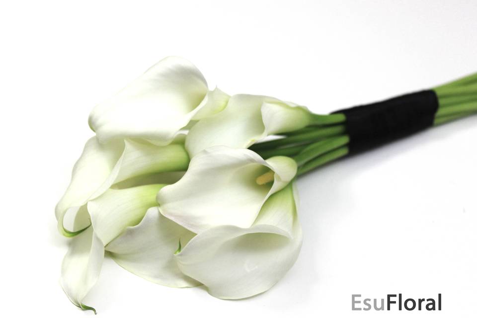 Delicate_boutonniere