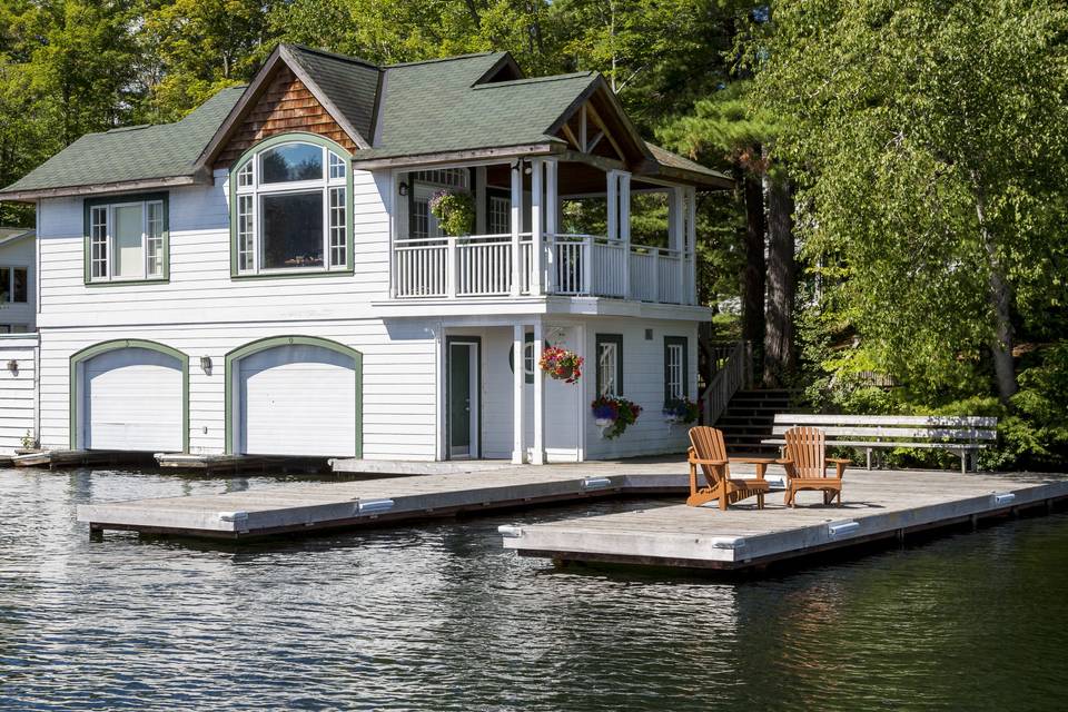 Boathouse bridal suite