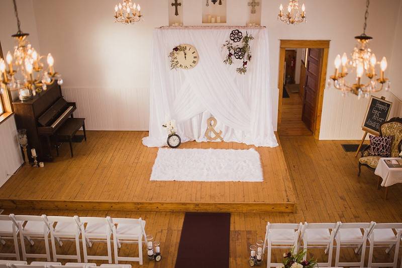 Old church wedding decor cerem