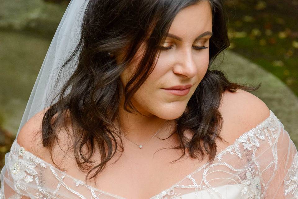 Veil and bouquet details