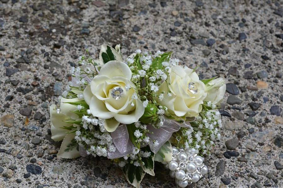 Fancy corsage with spray roses