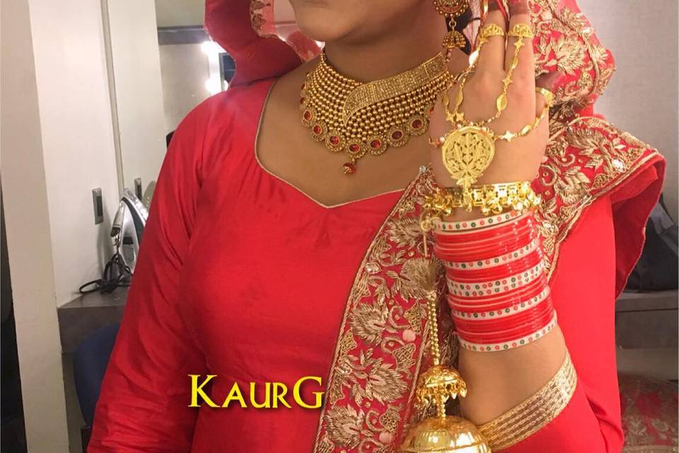 Kaur G - Makeup Artist