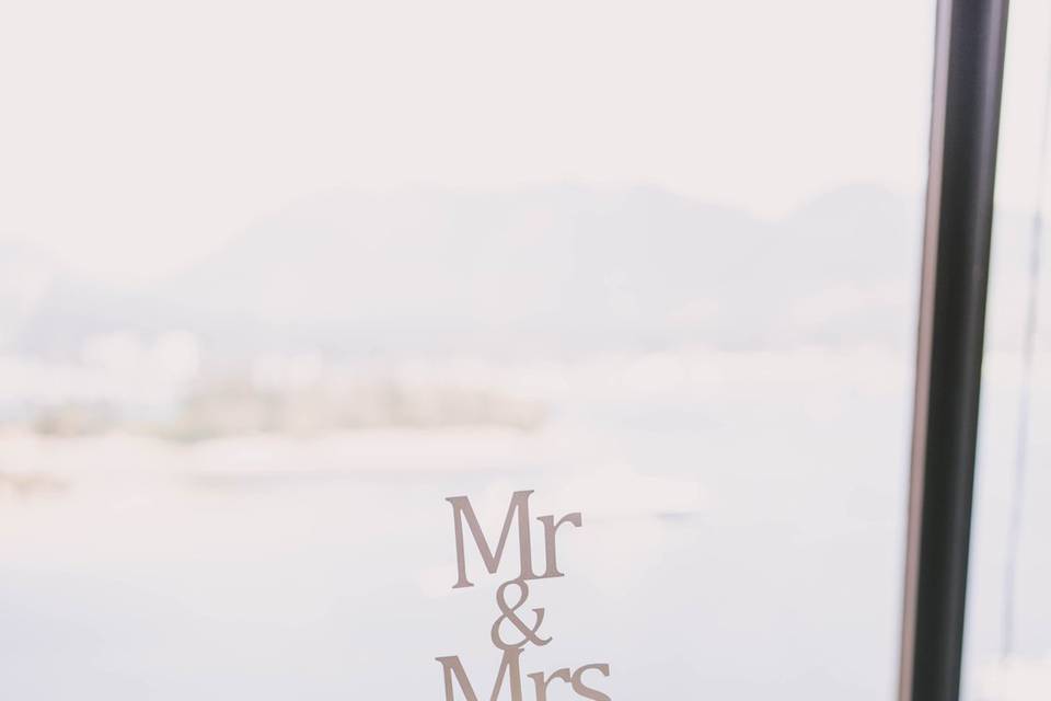 Mr & Mrs