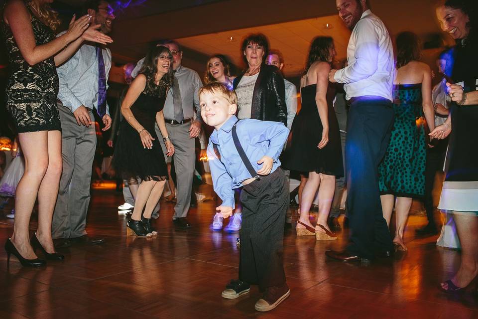 Jewish wedding first dance