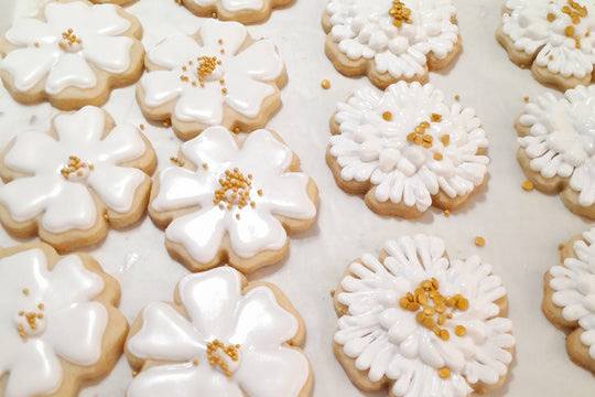 Floral cookie favours