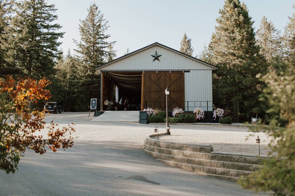 Reception barn