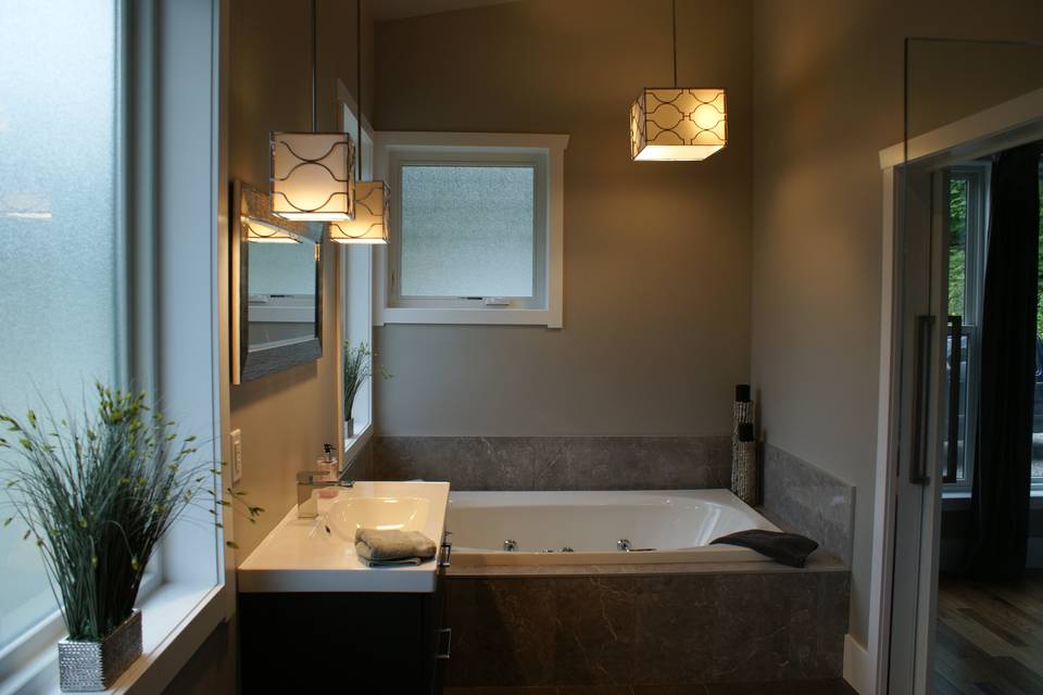 Bedroom 2 - Spa Soaker Tub