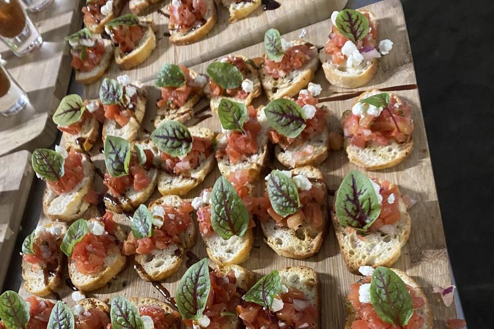 Bruschetta crostini