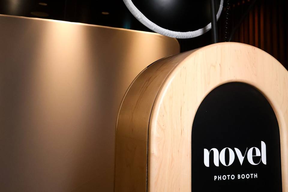 Novel photo booth set up