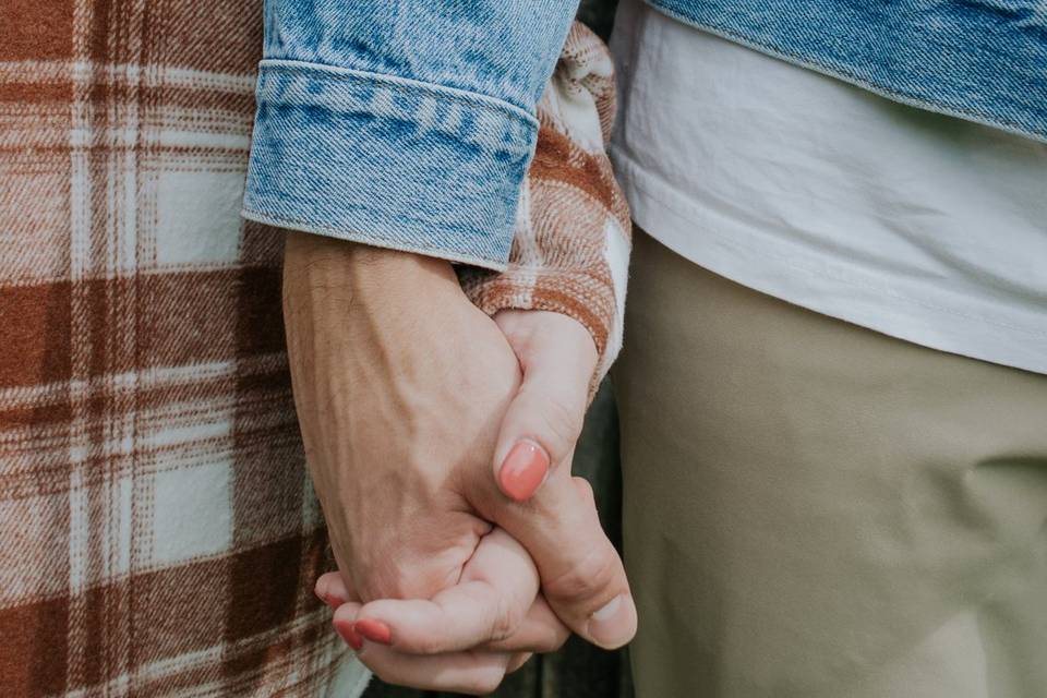 Hand in hand - Emily Neuenhagen Photography