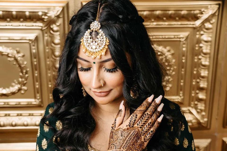 Beautiful bridal henna
