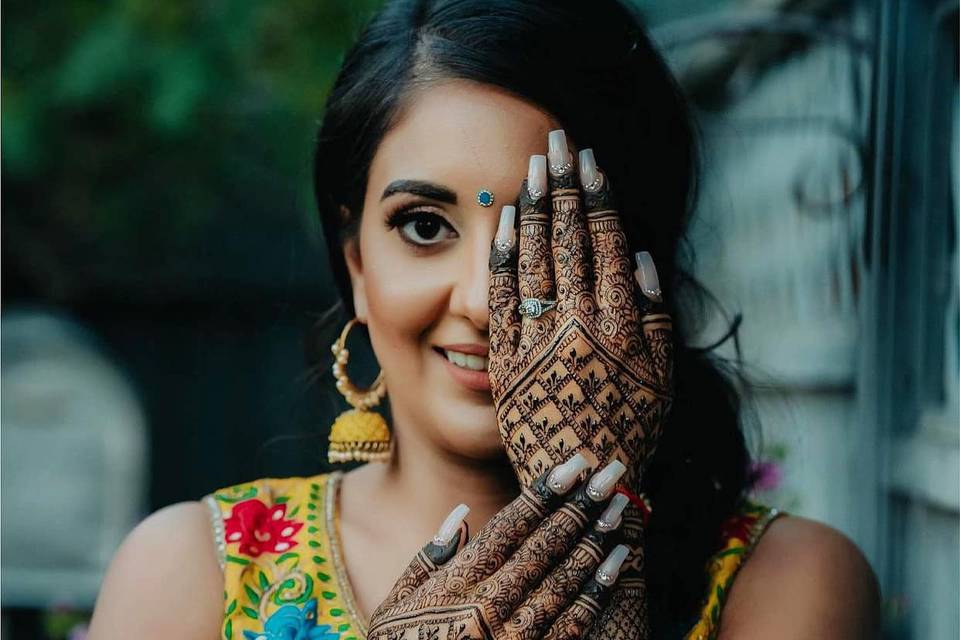 Bridal henna on hands