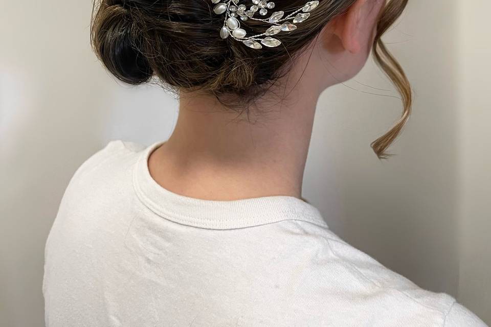 Hair accessories are an option