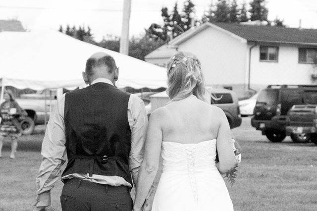 Entwistle, Alberta wedding couple