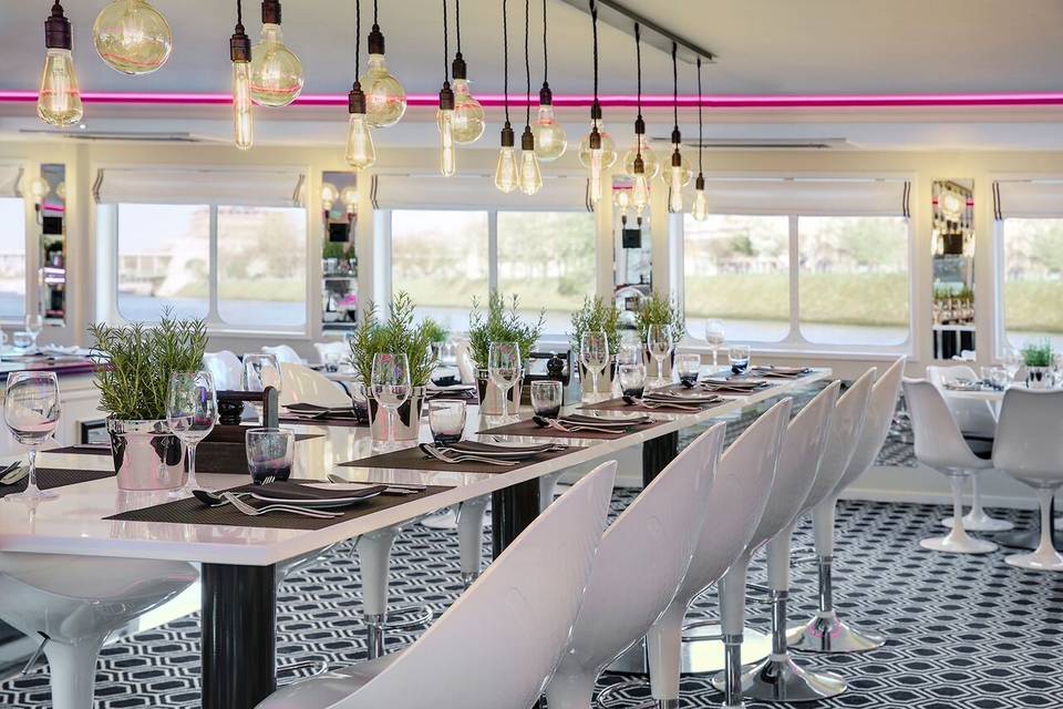 U  River Cruise wedding venu