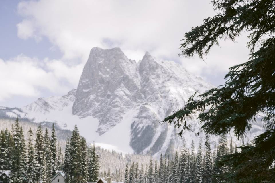 Emerald lake lodge elopement