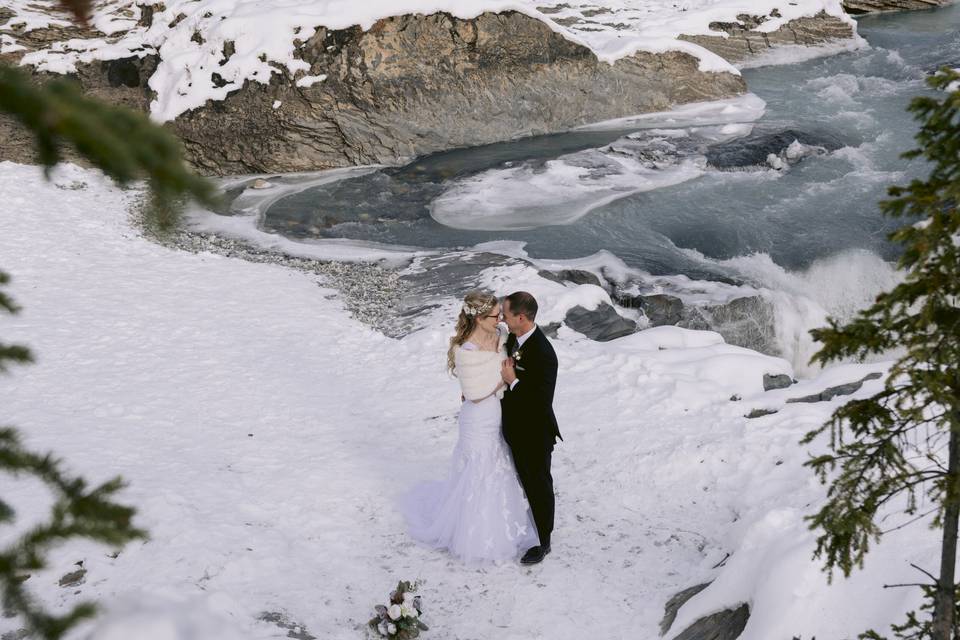 Emerald lake lodge elopement