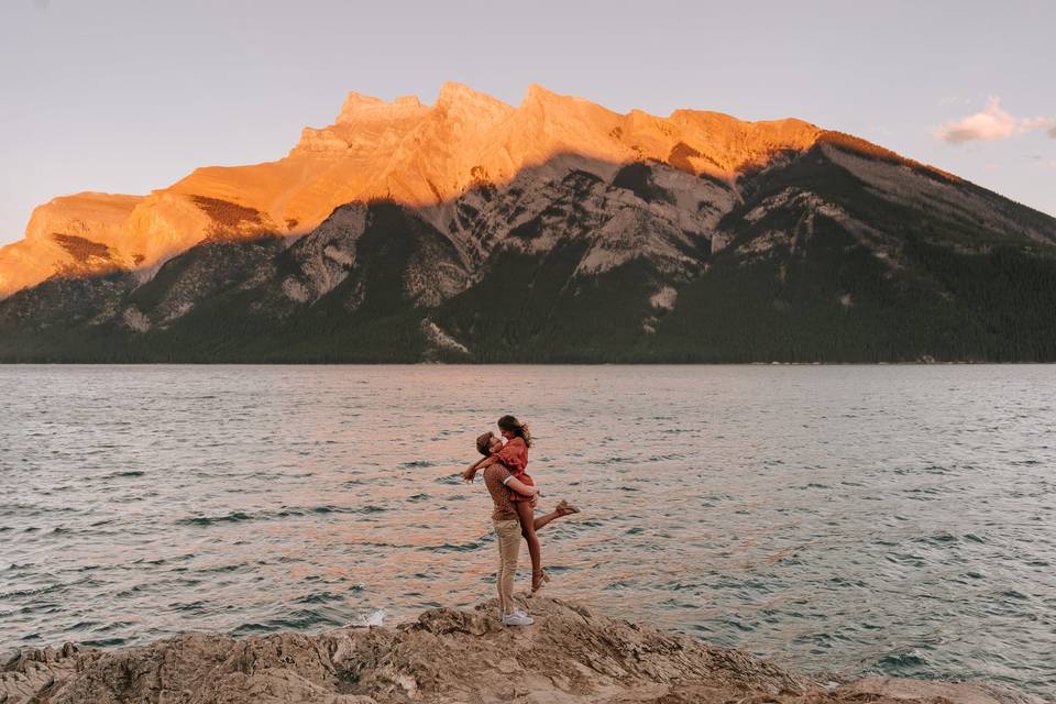 Lake minewanka couple session