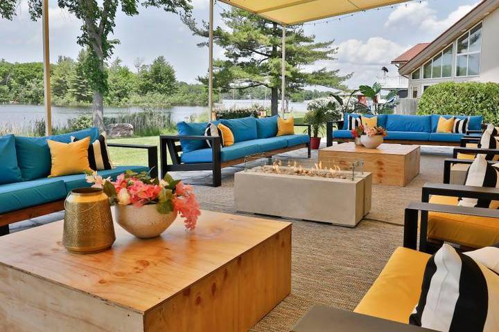 Patio & Terrace (with seating