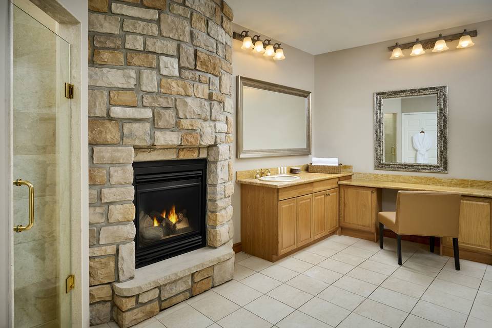 Signature King Bathroom