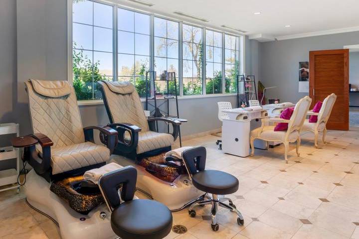 Full Service Spa