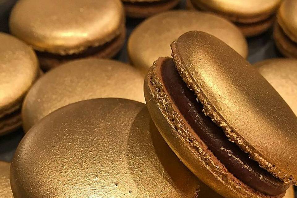 Gold Dusted Macaroons