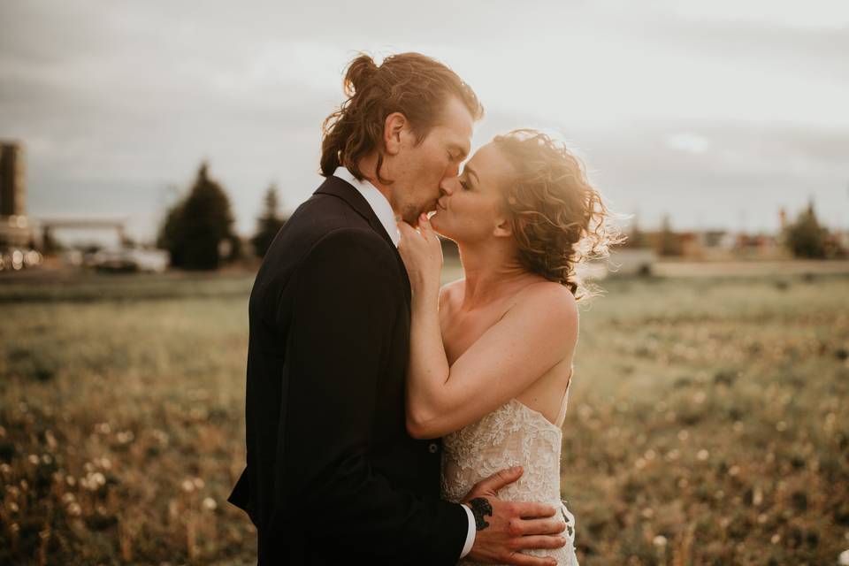 Intimate Sylvan Lake Wedding