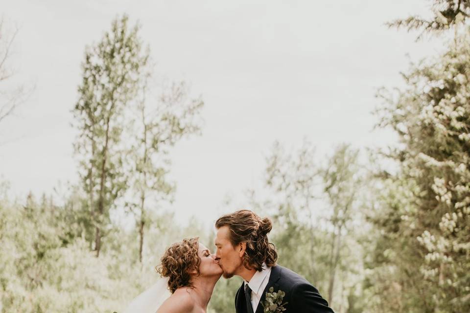 Intimate Sylvan Lake Wedding