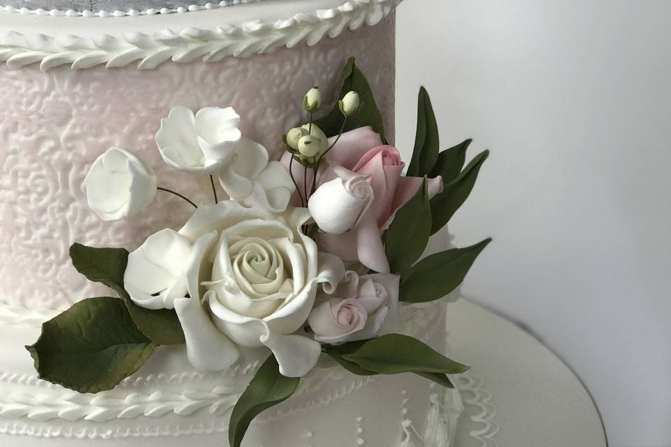 Modern Elegant Wedding Cake