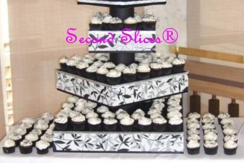 WeddingCupcakesBlackandSilver.jpg