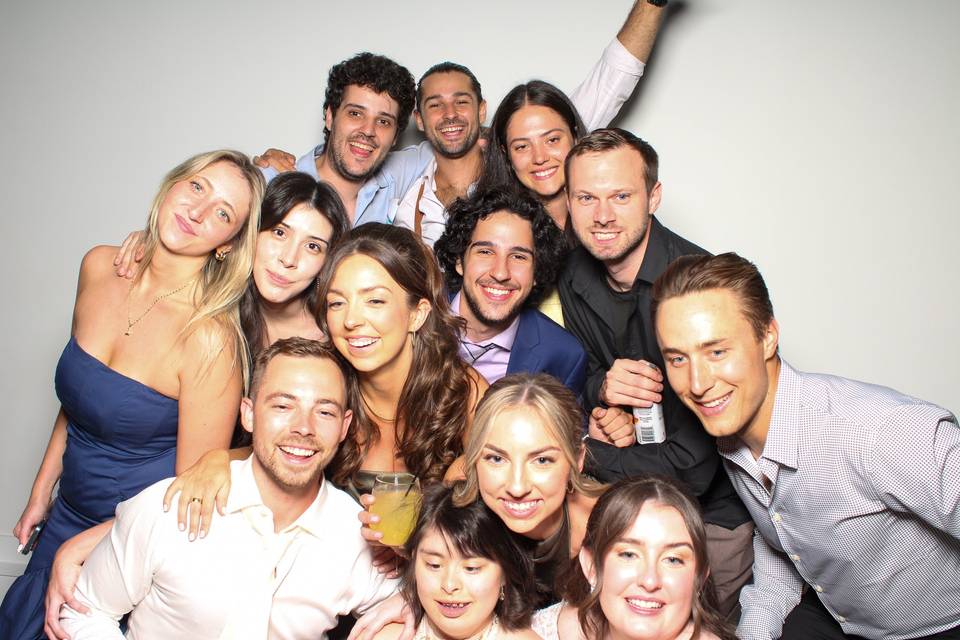 Magic Mirror St Catharines Wed