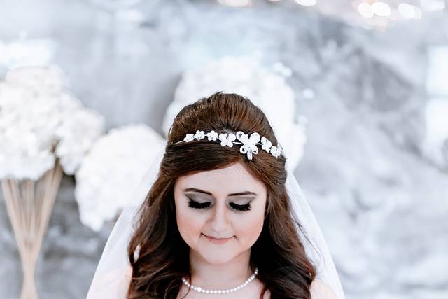 Bahar is way too gorgeous!