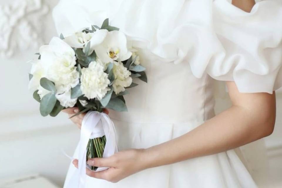 Old money bridal look