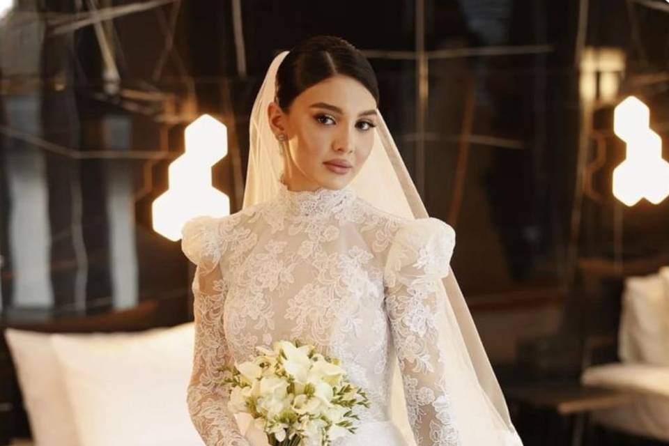 Romantic bridal glam